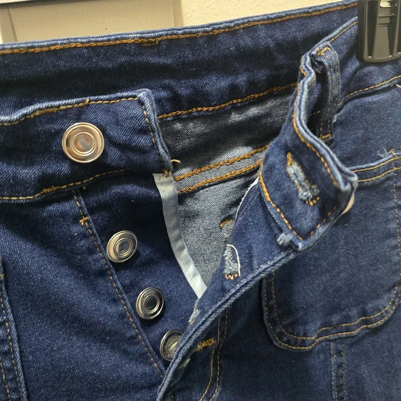 Vintage-Style Dark Wash Flare Jeans - Picture 6 of 12